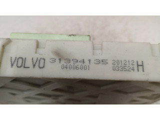   Pojistková skříňka 31394135, 04006001   Volvo V40 2014