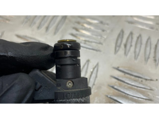 Vstřikovač 1427240   BMW 5 E60 E61  pro benzínový motor 2.2 M54B22 