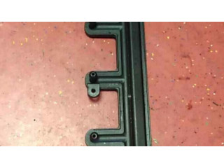 Vstřikovací lišta 1440318   BMW 3 E46  pro benzínový motor 2.5  