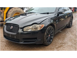 Блок предохранителей  8X2T-14B476-AF, 7340-9554-30   Jaguar XF    