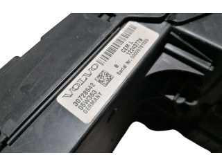   Pojistková skříňka 12243779, 30728542   Volvo XC70 2005
