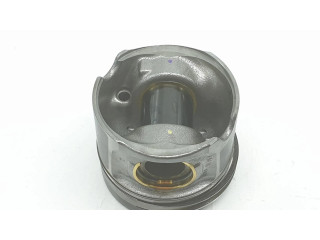 Píst 11258571012, 1212CD   BMW 2 F22 F23  pro naftový motor   