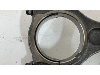 Píst 7803033, 7807345   BMW 3 E92 E93  pro naftový motor 2.0  