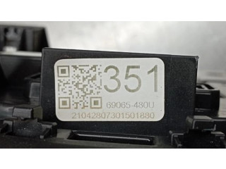 Přístrojová deska  Peugeot 108 2021 69065480U  