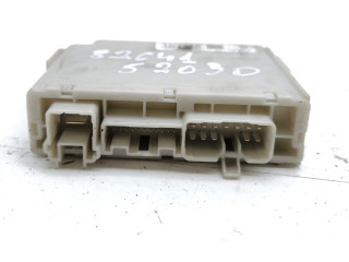   Pojistková skříňka 72409648   Toyota Yaris 2012