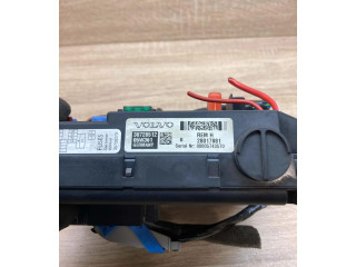   Pojistková skříňka 30728512, 05W361   Volvo XC70 2005