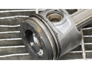 Píst 120A18001R, 7701475074   Renault Clio IV  pro naftový motor 1.5  