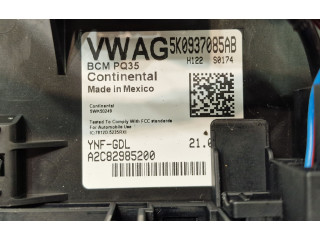 Vstřikovač 5K0937085AB   Volkswagen PASSAT B7 USA     