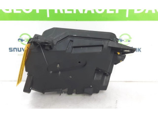 Блок предохранителей  284B88494R, 284B82945R   Renault Arkana    