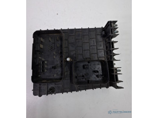   Pojistková skříňka 01394932   Audi A3 S3 8P 2003