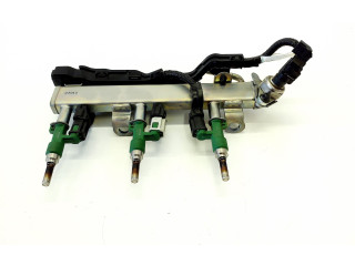 Vstřikovací lišta 8945833041, 82125K0030A   Toyota Yaris XP210     