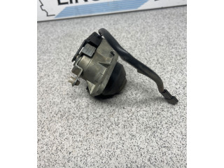 Замок багажника 8363699    BMW 5 E39 1996 - 2003 года