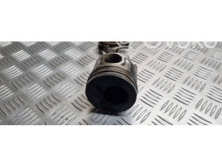 Píst    Audi A4 S4 B5 8D     