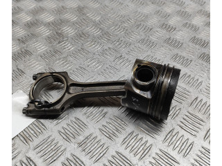 Píst 31339996, 31401216   Volvo V60    D 5204 T2 