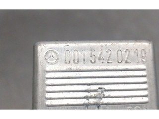   Pojistková skříňka 0015420219   Mercede-Benz S W126 1988