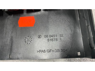   Pojistková skříňka 080451   Mercede-Benz S W220 2004