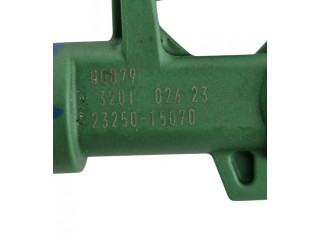 Vstřikovač 320102423, 2325015070   Toyota Yaris XP210    XM15A-P90 