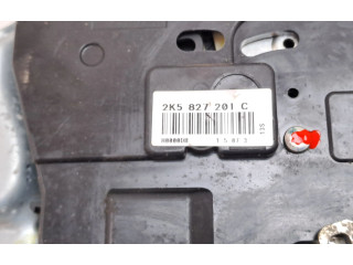Zámek zadních dveří 2K5827201C   Volkswagen Caddy 2011