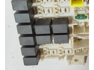 Блок предохранителей  mn108319   Mitsubishi Colt    
