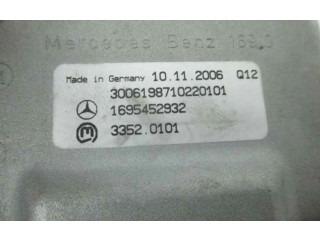 Руль Mercedes-Benz A W169  2004 - 2012 года A1694604016      