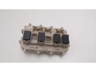   Pojistková skříňka 4EB0A, C05324F01   Nissan Qashqai 2015