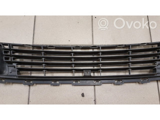 Передняя решётка Citroen C5 2008-2016 года 9681052677      