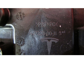 Блок комфорта 158399103C   Tesla Model Y   