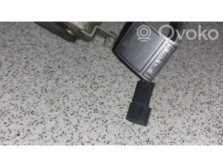 Zámek zadních dveří 8363669   BMW 5 E39 2000