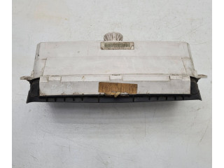 Přístrojová deska  Volkswagen PASSAT B3 1993 81117621  