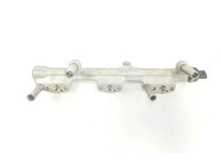 Vstřikovací lišta 13538665631, 8665631   BMW X1 F48 F49   1.5  
