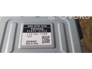 Pojistková skříňka Řídící jednotka BSM 8989247050, 1751007380   Toyota C-HR I 2017