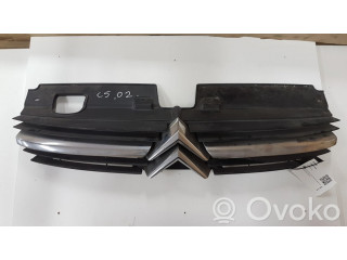 Передняя решётка Citroen C5 2001-2004 года 9636751980      