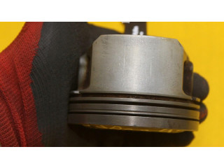  Поршень с шатуном    Volkswagen Beetle 1302  