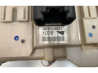   Pojistková skříňka 827300F320   Toyota Verso 2014