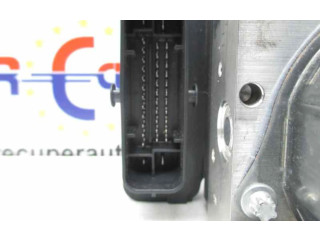 Jednotka ABS 476605492RA   Renault Captur 2015