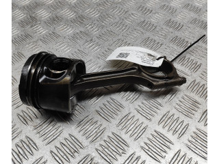 Píst 31339996, 31401216   Volvo V60    D 5204 T2 
