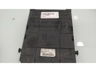 Блок предохранителей 9660105680   Citroen C5    