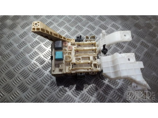 Блок предохранителей  8273052700, 82730-52700  5L27-0121  5   Toyota Yaris    