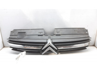 Решётка в плоскости крышки Citroen C5 2001-2004 года 9636751980      