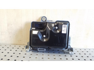 Блок комфорта 156930300A, 149731900E   Tesla Model 3   