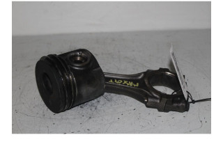  Поршень с шатуном 814043C   Renault Mascott  