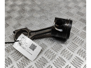 Píst 31339996, 31401216   Volvo V60    D 5204 T2 