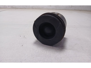 Píst 0687776302   Opel Mokka    B16DTH 