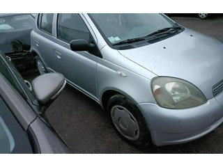   Pojistková skříňka    Toyota Yaris 2000