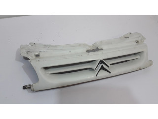 Передняя решётка Citroen Berlingo 1996-2002 года 7804J4      