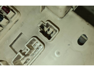   Pojistková skříňka 8273360032   Toyota Land Cruiser (J100) 2001
