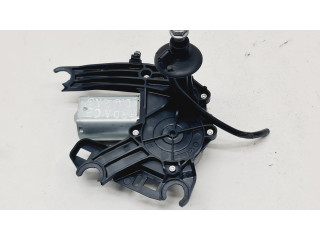 Моторчик заднего дворника 9812666580    Toyota Proace