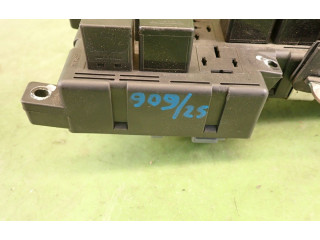   Pojistková skříňka 8678449518829015   Volvo V70 2003