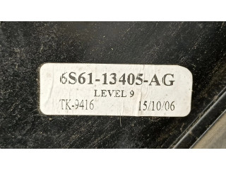 Задний фонарь  6S6113405AG    Ford Fiesta   2006-2008 года