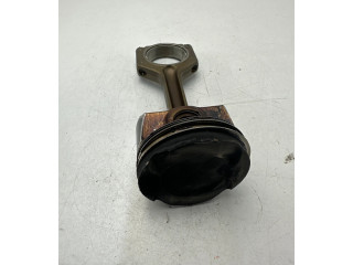 Píst    BMW 2 F22 F23  pro benzínový motor 2.0 N20B20 